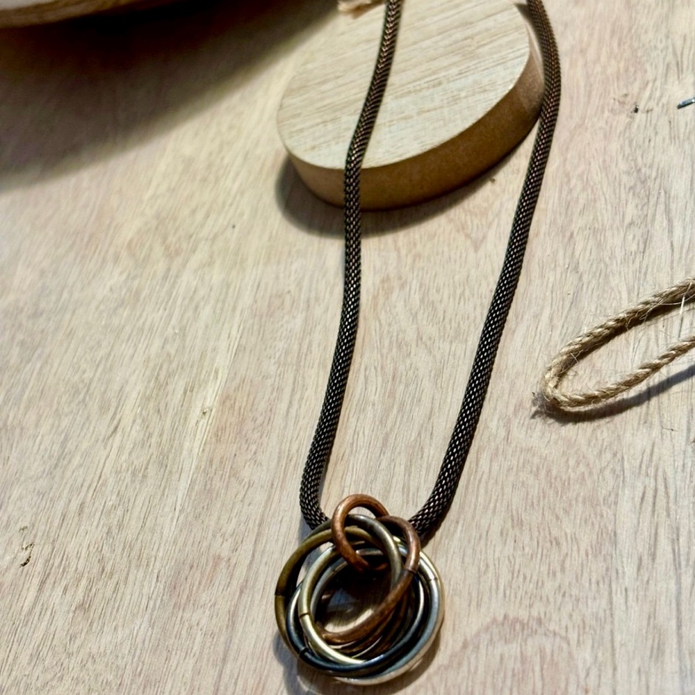 Erica Zap MIXED METAL KNOT NECKLACE